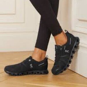 On Running Women Black Athletic Shoes Size 8.5